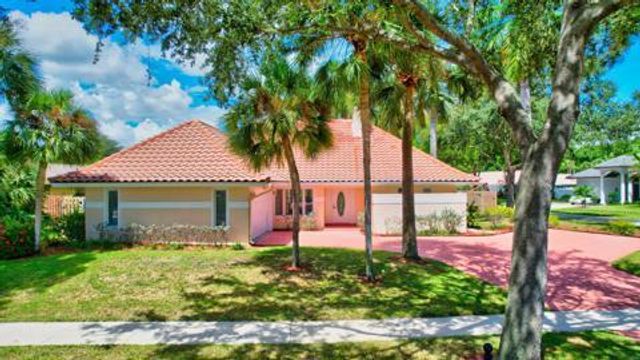6813 Viento Way, Boca Raton, FL 33433