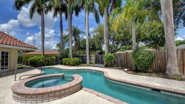 6813 Viento Way, Boca Raton, FL 33433
