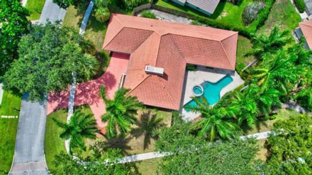 6813 Viento Way, Boca Raton, FL 33433