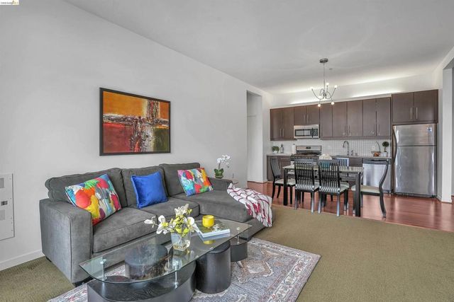 3801 San Pablo Ave 306, Emeryville, CA 94608