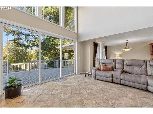 810 HOWARD Dr, Clatskanie, OR 97016