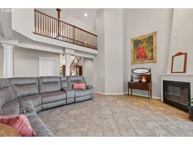 810 HOWARD Dr, Clatskanie, OR 97016