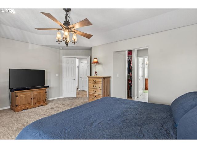 810 HOWARD Dr, Clatskanie, OR 97016