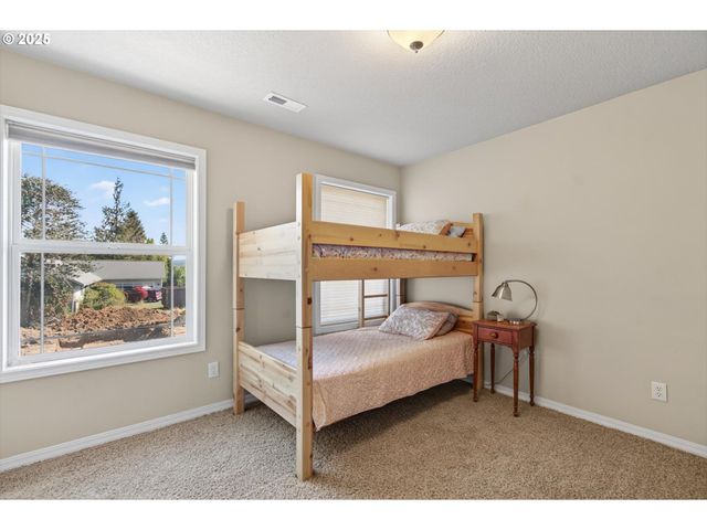 810 HOWARD Dr, Clatskanie, OR 97016