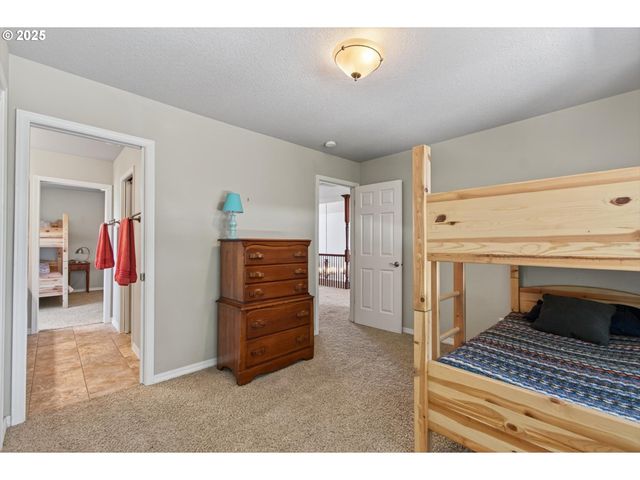 810 HOWARD Dr, Clatskanie, OR 97016