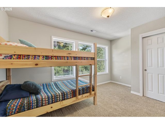 810 HOWARD Dr, Clatskanie, OR 97016