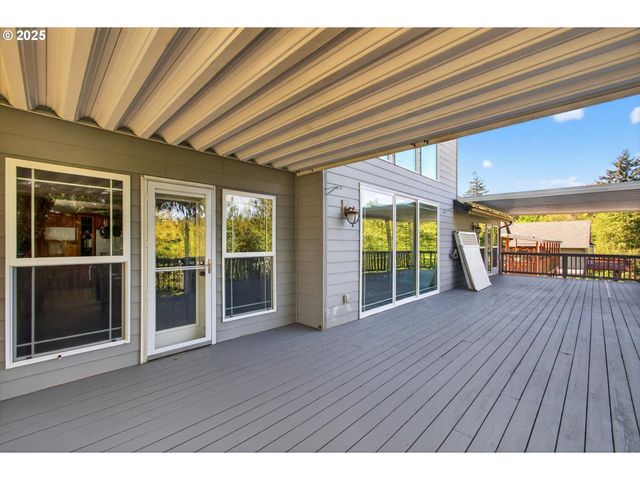 810 HOWARD Dr, Clatskanie, OR 97016