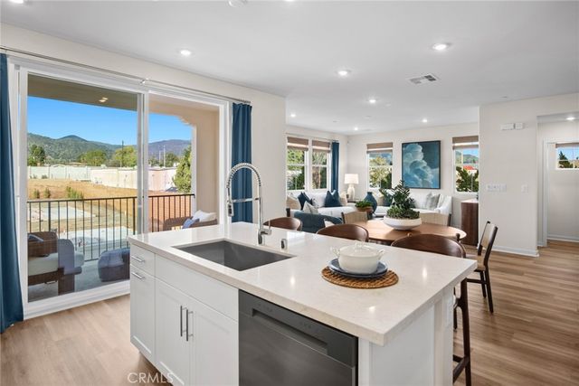537 Gregory Way, Glendora, CA 91740