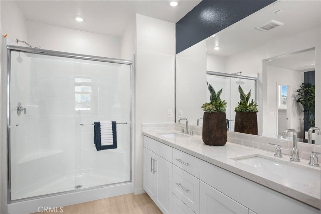 Image 13 of property listing at 537 Gregory Way, Glendora, CA 91740