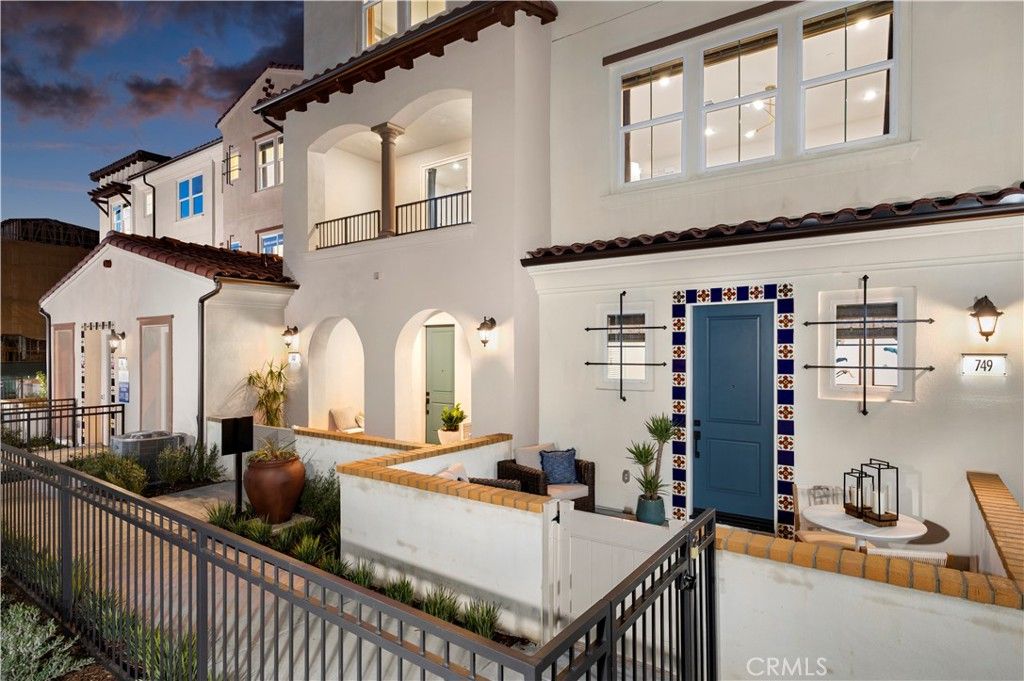 Image 1 of property listing at 537 Gregory Way, Glendora, CA 91740