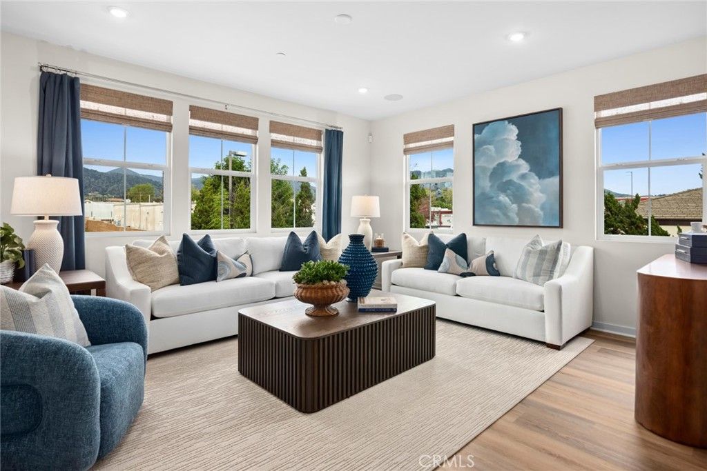 Image 3 of property listing at 537 Gregory Way, Glendora, CA 91740