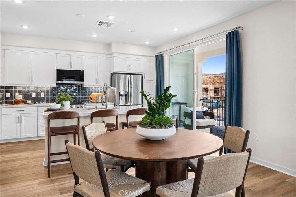 Image 7 of property listing at 537 Gregory Way, Glendora, CA 91740