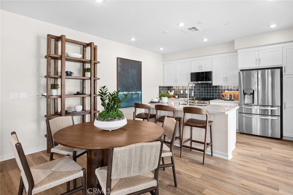 Image 8 of property listing at 537 Gregory Way, Glendora, CA 91740