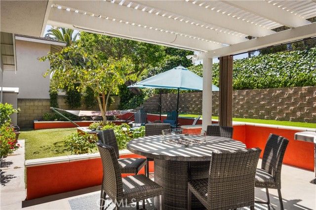 16541 Charleyville, Huntington Beach, CA 92649