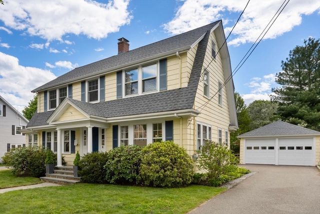 8 Charlotte Rd, Marblehead, MA 01945