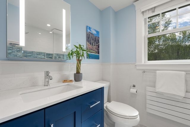 8 Charlotte Rd, Marblehead, MA 01945