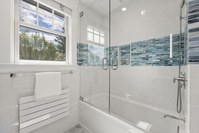 8 Charlotte Rd, Marblehead, MA 01945