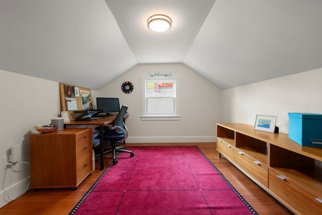 8 Charlotte Rd, Marblehead, MA 01945