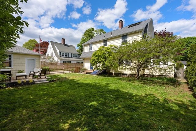 8 Charlotte Rd, Marblehead, MA 01945