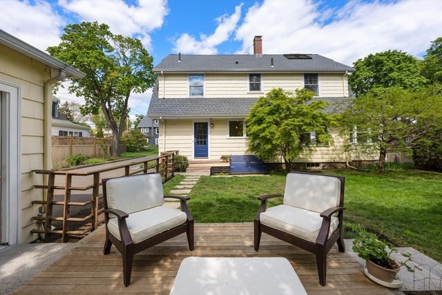 8 Charlotte Rd, Marblehead, MA 01945