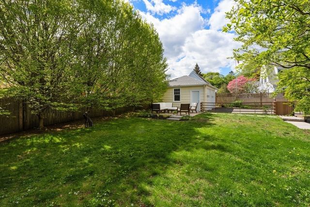 8 Charlotte Rd, Marblehead, MA 01945
