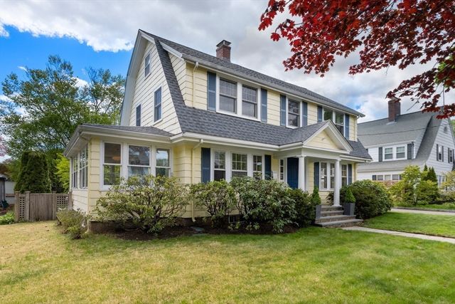 8 Charlotte Rd, Marblehead, MA 01945