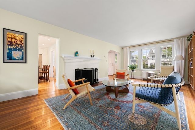 8 Charlotte Rd, Marblehead, MA 01945