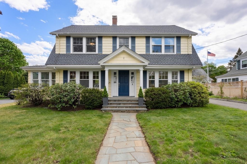 8 Charlotte Rd, Marblehead, MA 01945