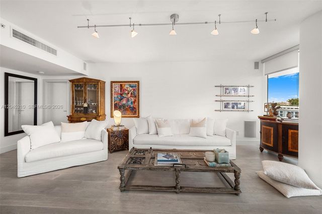 2127 Brickell Ave 1006, Miami, FL 33129