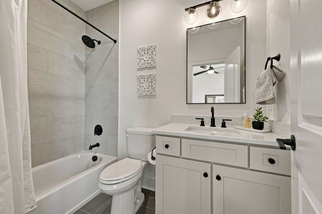 3487 Burgate Trl, Thompsons Station, TN 37179