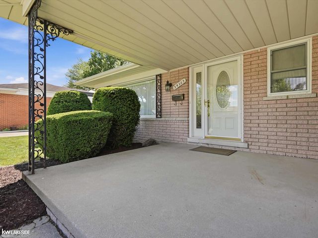 34265 Greentrees Road, Sterling Heights, MI 48312