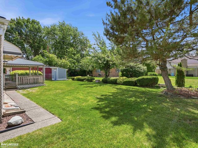 34265 Greentrees Road, Sterling Heights, MI 48312