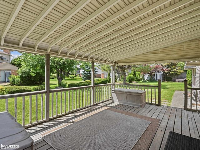34265 Greentrees Road, Sterling Heights, MI 48312