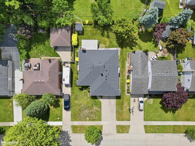 34265 Greentrees Road, Sterling Heights, MI 48312