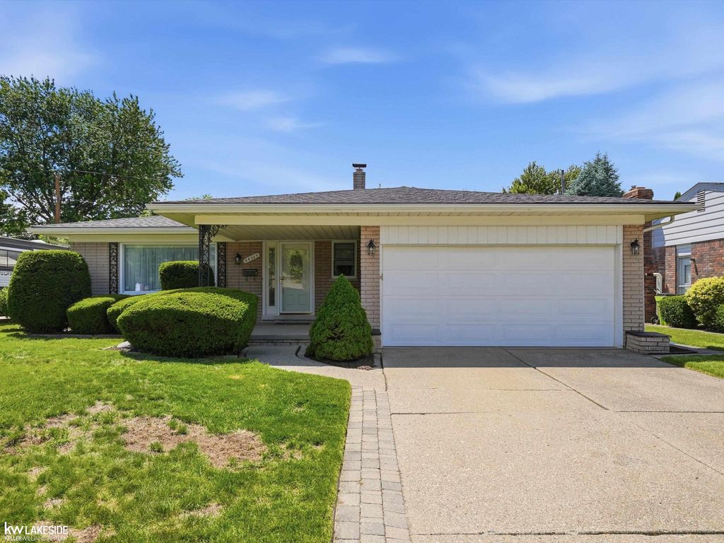 34265 Greentrees Road, Sterling Heights, MI 48312