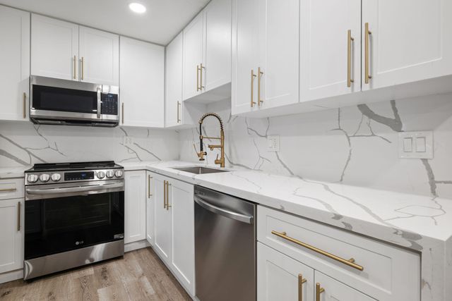 2298 NE 4th Avenue, Boca Raton, FL 33431