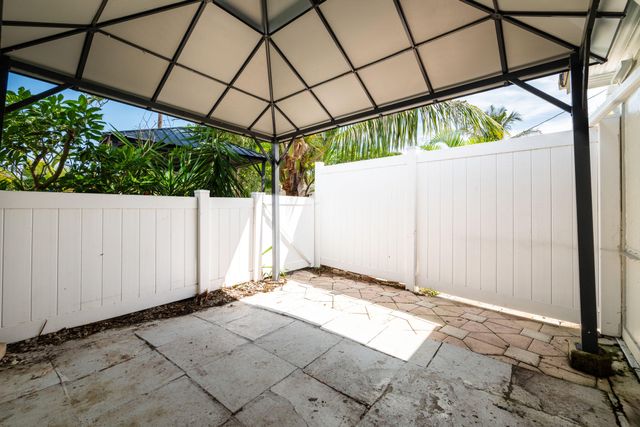 2298 NE 4th Avenue, Boca Raton, FL 33431