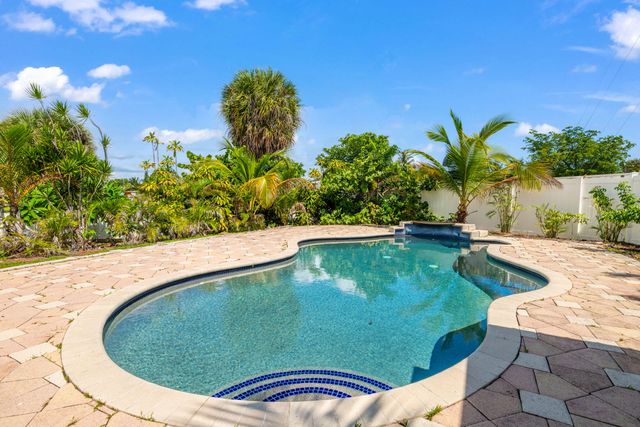 2298 NE 4th Avenue, Boca Raton, FL 33431