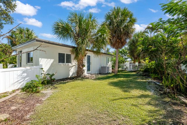 2298 NE 4th Avenue, Boca Raton, FL 33431