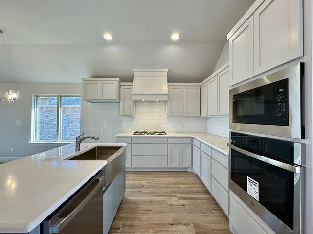 9324 NW 143rd Street, Yukon, OK 73099