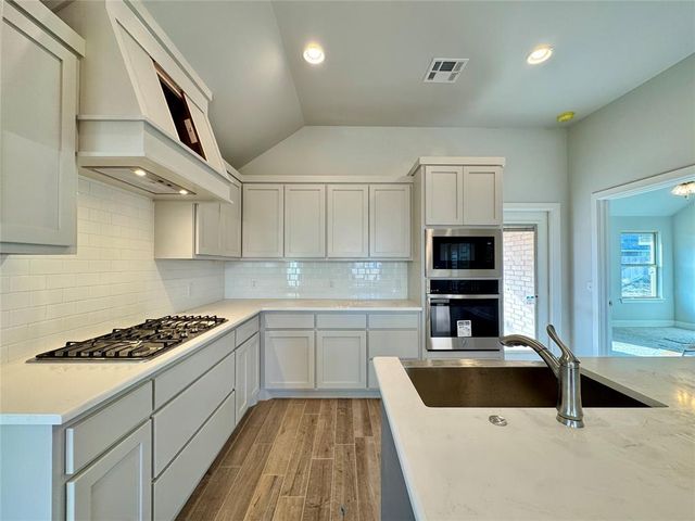 9324 NW 143rd Street, Yukon, OK 73099