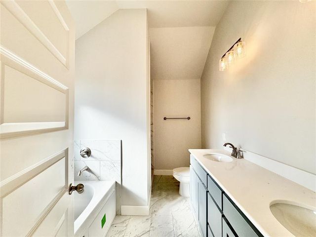 9324 NW 143rd Street, Yukon, OK 73099