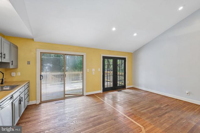 1398 RAINBOW DR, Pasadena, MD 21122