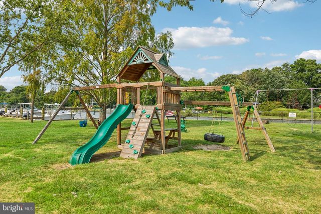 1398 RAINBOW DR, Pasadena, MD 21122