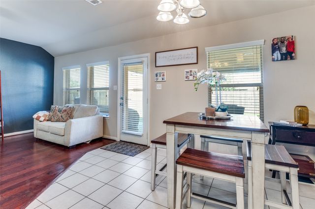 203 Commonwealth Circle, Waxahachie, TX 75165