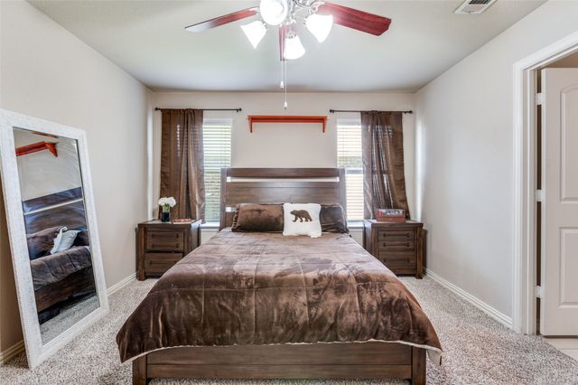 203 Commonwealth Circle, Waxahachie, TX 75165