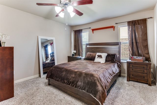 203 Commonwealth Circle, Waxahachie, TX 75165