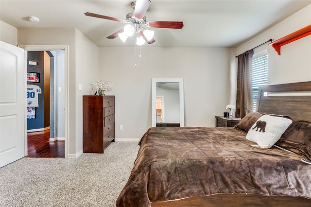 203 Commonwealth Circle, Waxahachie, TX 75165