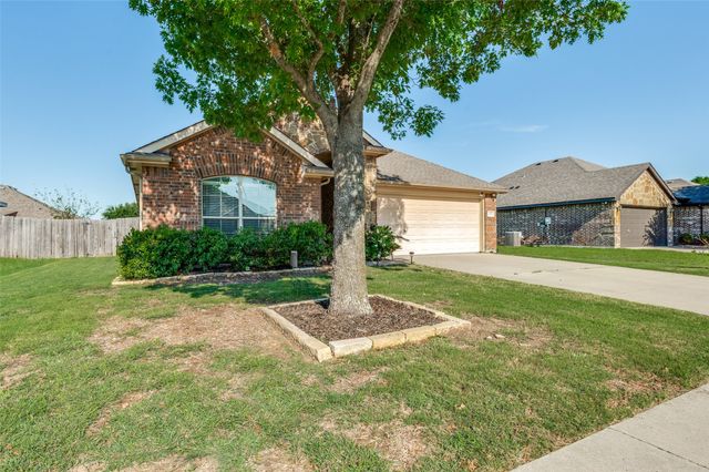 203 Commonwealth Circle, Waxahachie, TX 75165