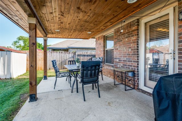 203 Commonwealth Circle, Waxahachie, TX 75165